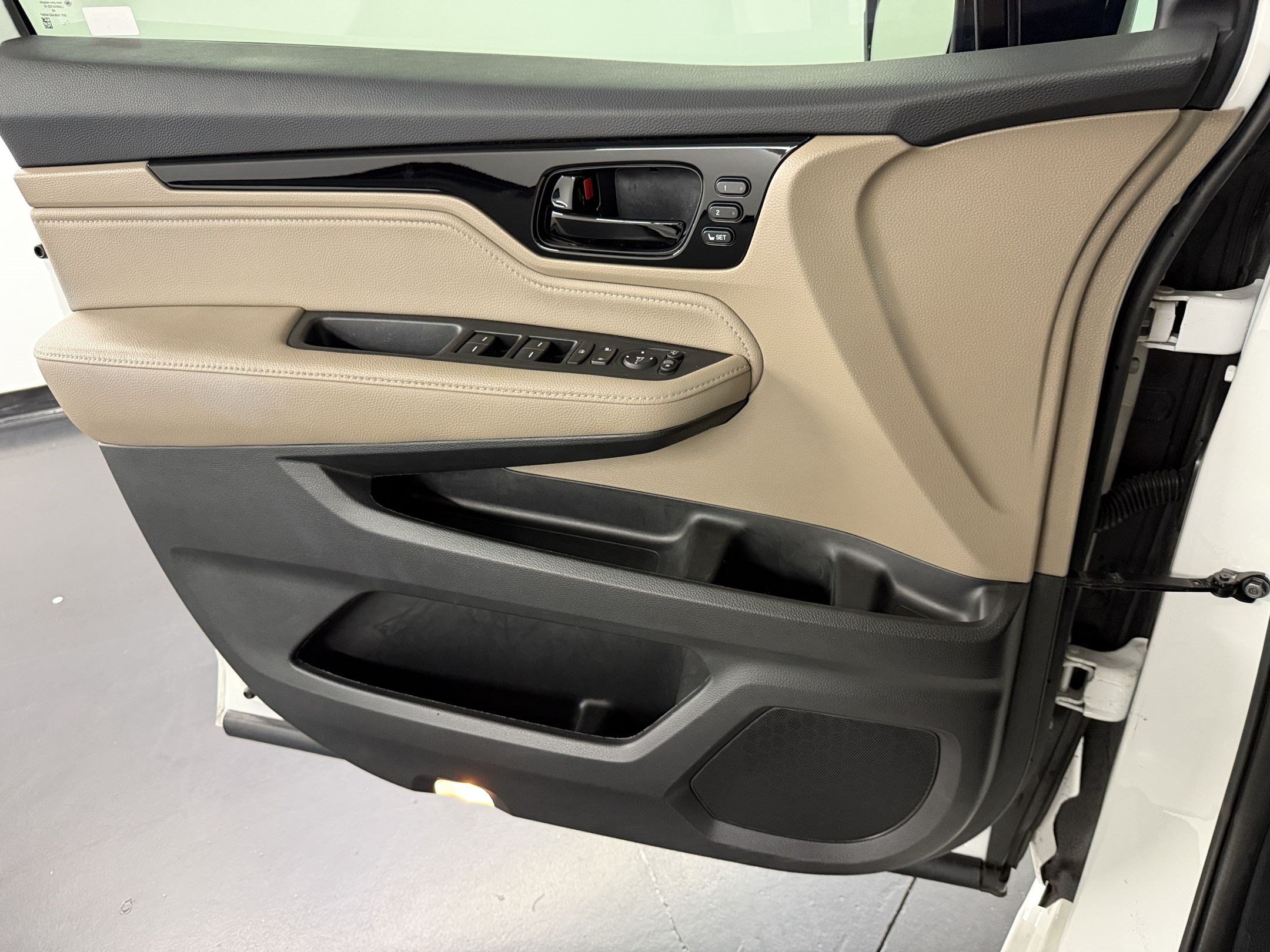 Certified 2024 Honda Odyssey Elite image 13