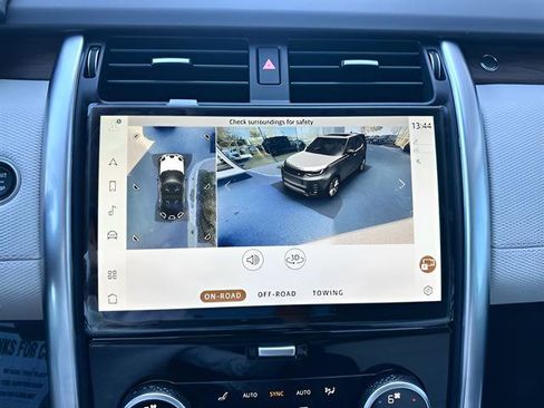 New 2025 Land Rover Discovery Dynamic SE AWD/4WD image 24