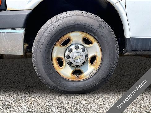 Used 2013 Chevrolet Express 2500 w/ Chrome Appearance Package RWD image 7