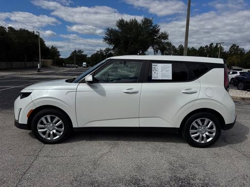 Used 2023 Kia Soul LX image 4
