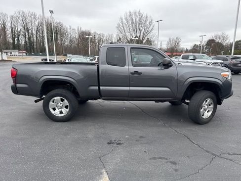 Used 2019 Toyota Tacoma SR image 4