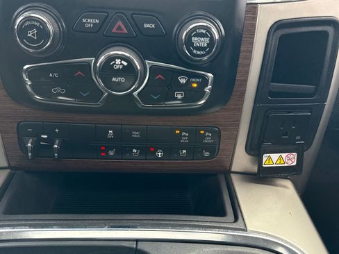 Used 2016 RAM 2500 Laramie w/ Convenience Group image 25