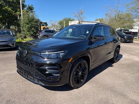 New 2026 Volkswagen Tiguan SE R-Line FWD image 3