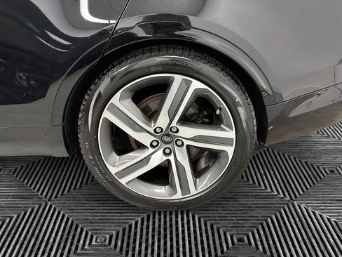 Used 2023 Land Rover Discovery Metropolitan Edition image 14