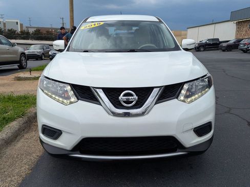 Used 2015 Nissan Rogue S FWD image 2