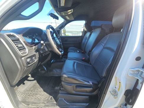 Used 2024 RAM 2500 Tradesman w/ Chrome Appearance Group AWD/4WD image 5
