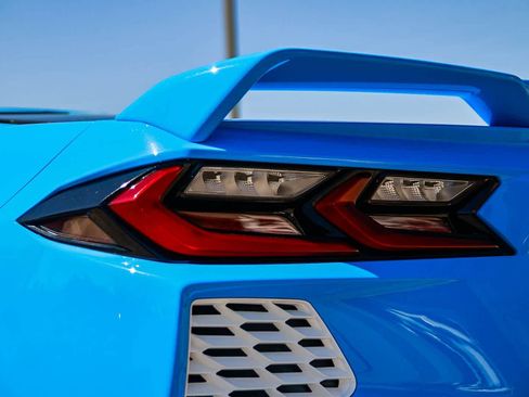 Used 2023 Chevrolet Corvette Stingray Coupe w/ Z51 Performance Package RWD image 7