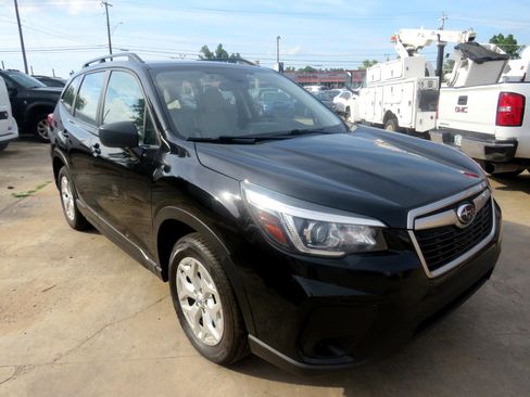 Used 2020 Subaru Forester Premium w/ Alloy Wheel Package image 3