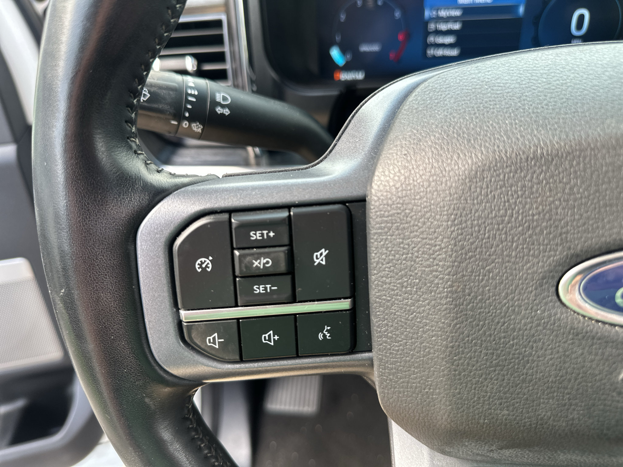 Used 2023 Ford F250 Lariat w/ Sport Appearance Package AWD/4WD image 22