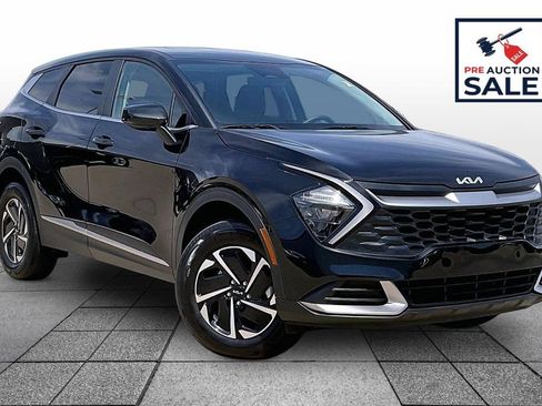 Used 2023 Kia Sportage LX AWD/4WD image 2