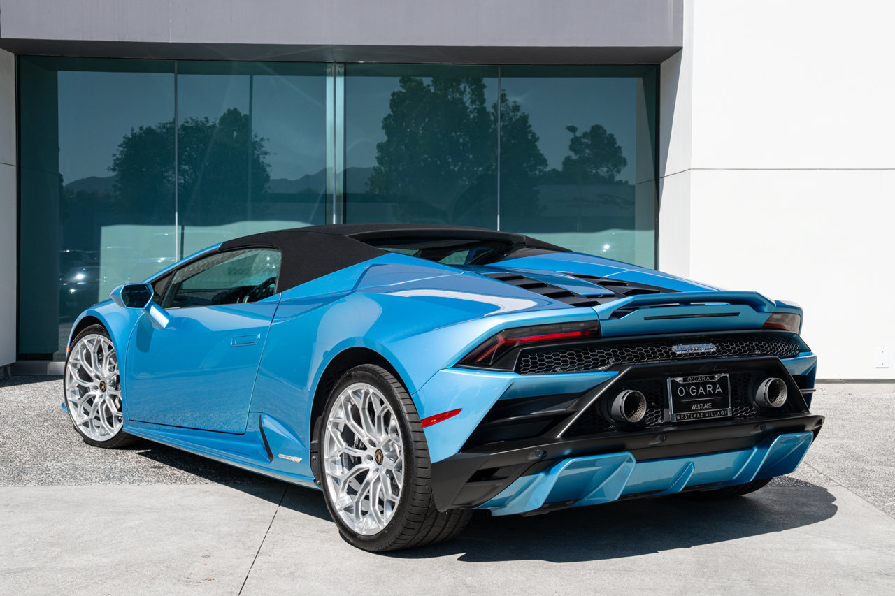 Used 2023 Lamborghini Huracan EVO RWD image 11