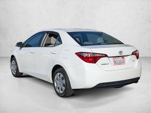 Used 2018 Toyota Corolla LE image 9