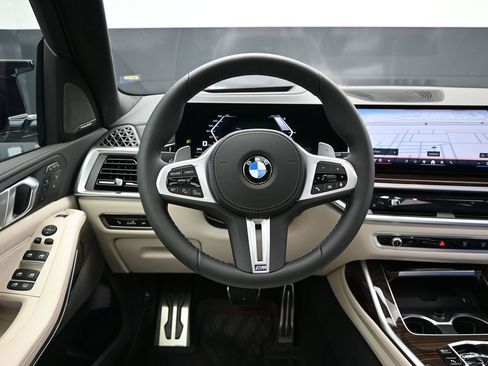 New 2026 BMW X7 M60i image 30
