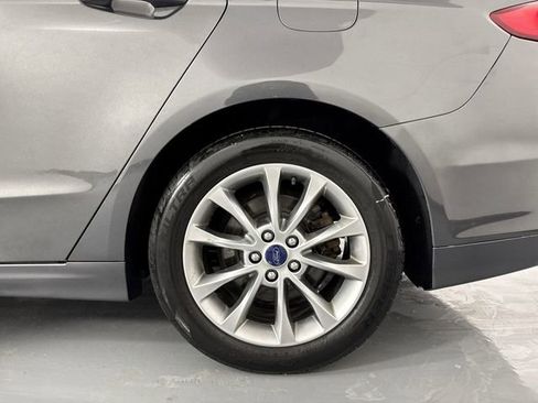 Used 2017 Ford Fusion SE image 5