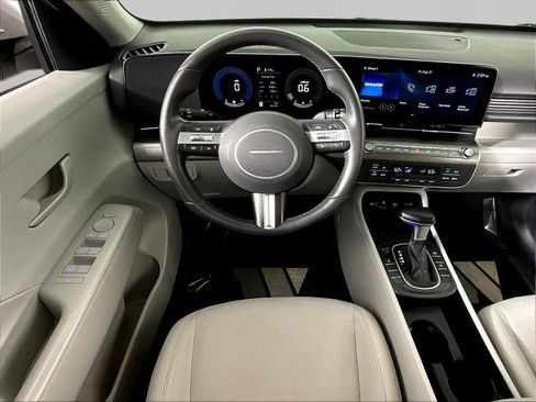 Used 2025 Hyundai Kona SEL AWD/4WD image 8