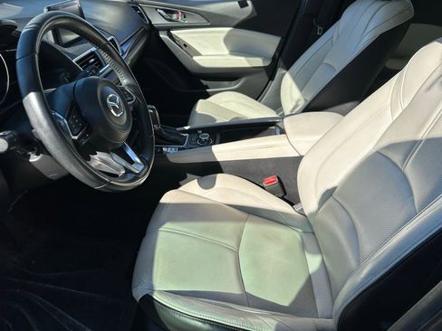 Used 2018 MAZDA MAZDA3 Grand Touring w/ Premium Equipment Package image 24