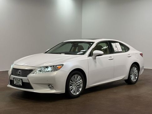 Used 2014 Lexus ES 350 w/ Luxury Package FWD image 7