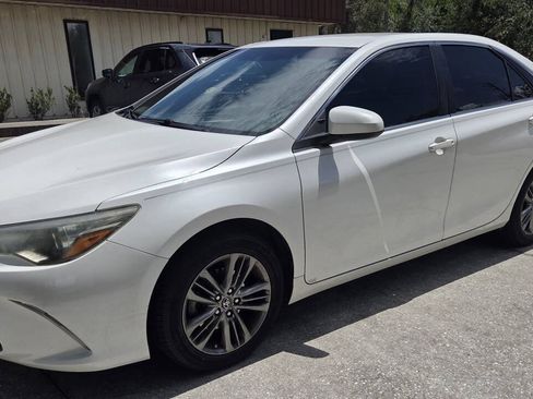 Used 2017 Toyota Camry SE FWD image 4