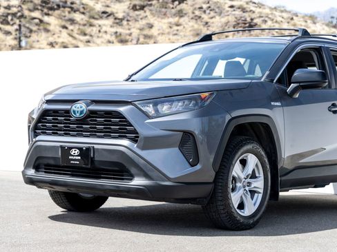 Used 2021 Toyota RAV4 LE w/ Carpet Mat Package (TMS) AWD/4WD image 6