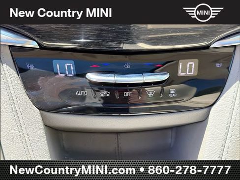 Used 2021 Cadillac XT6 Premium Luxury AWD/4WD image 17