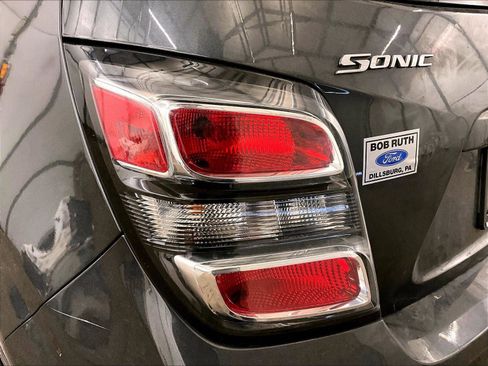 Used 2017 Chevrolet Sonic Premier image 28
