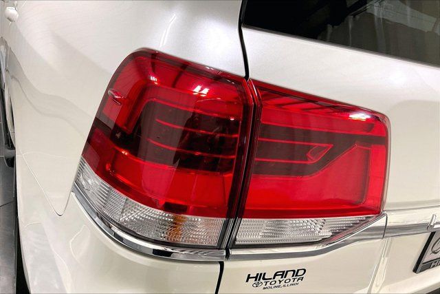 Used 2018 Toyota Land Cruiser AWD/4WD image 30