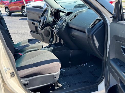 Used 2013 Kia Soul FWD image 18