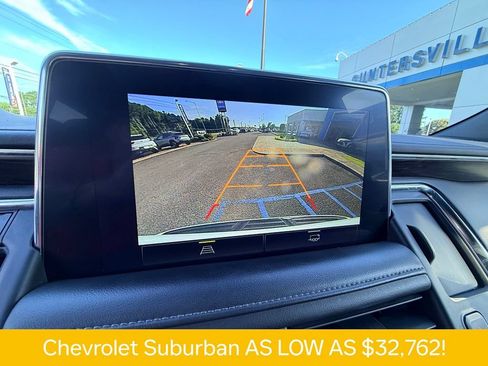 Used 2022 Chevrolet Suburban LT RWD image 9