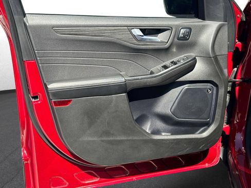 Used 2024 Ford Escape Platinum w/ Premium Technology Package AWD/4WD image 19