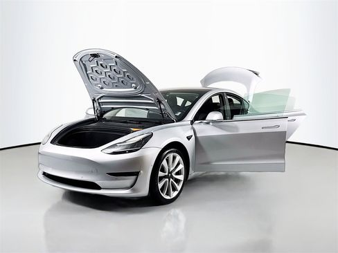 Used 2018 Tesla Model 3 Long Range image 27