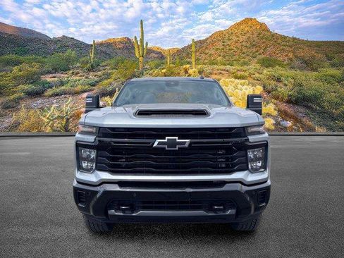 Used 2025 Chevrolet Silverado 2500 Custom w/ Custom Value Package AWD/4WD image 5