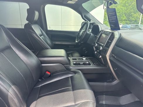 Used 2020 Ford Expedition XLT w/ Equipment Group 202A RWD image 34