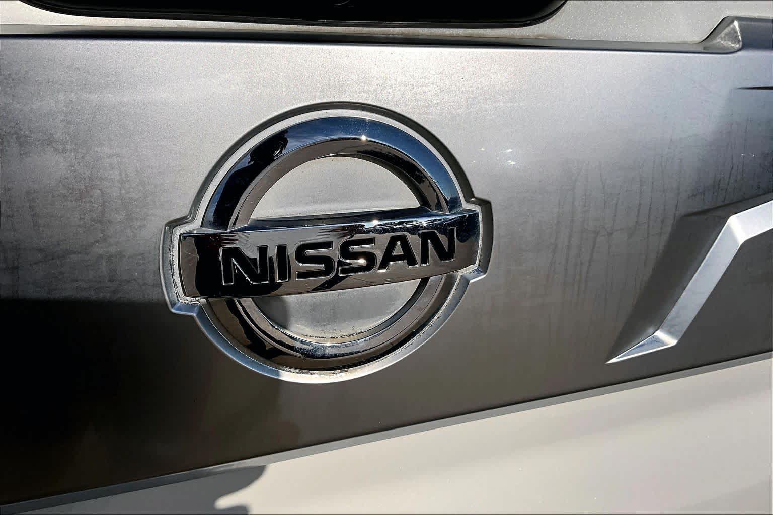 Used 2021 Nissan Titan Platinum Reserve w/ Moonroof Package AWD/4WD image 9