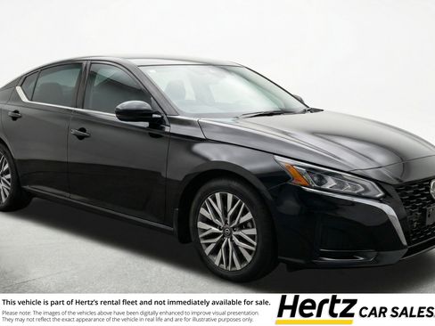 Used 2025 Nissan Altima 2.5 SV FWD image 1