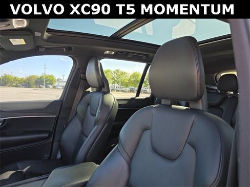 Used 2020 Volvo XC90 T5 Momentum image 24