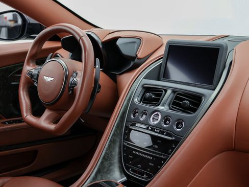Used 2019 Aston Martin DBS Superleggera RWD image 32