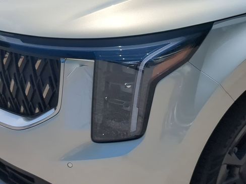 New 2026 Kia Carnival EX image 9