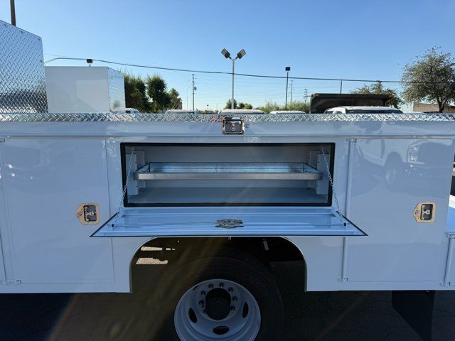 New 2026 Ford F550 4x4 SuperCab Super Duty image 16