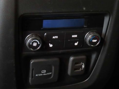 Used 2024 Buick Enclave Premium image 17