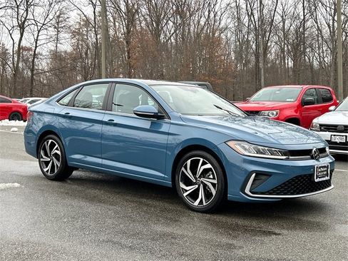 Certified 2025 Volkswagen Jetta SEL image 1