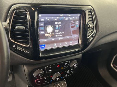 Used 2018 Jeep Compass Latitude w/ Popular Equipment Group image 27