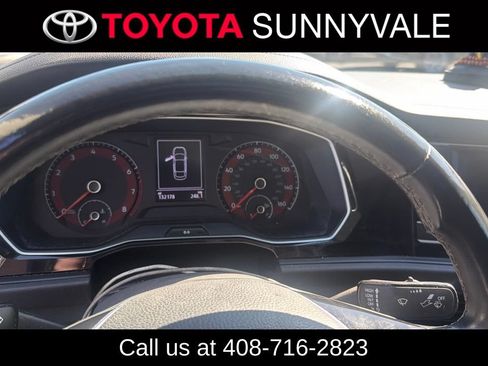 Used 2021 Volkswagen Jetta SE w/ SE Cold Weather Package FWD image 3