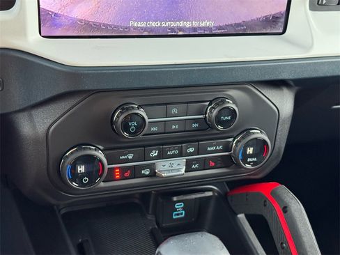New 2025 Ford Bronco Heritage Edition image 15
