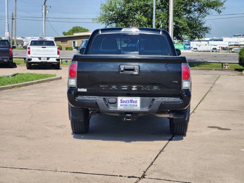 Used 2023 Toyota Tacoma TRD Sport w/ Technology Package RWD image 8