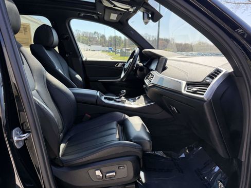 Used 2022 BMW X5 xDrive40i w/ M Sport Package image 15