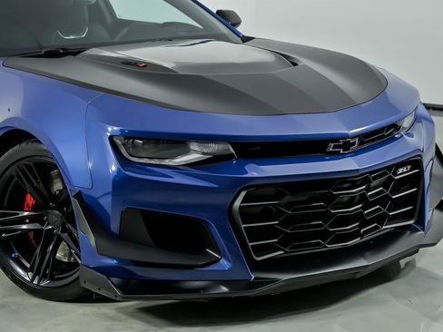 Used 2021 Chevrolet Camaro ZL1 image 3