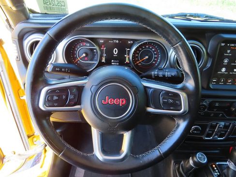 Used 2019 Jeep Wrangler Unlimited Sahara AWD/4WD image 15