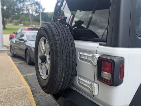 Used 2020 Jeep Wrangler Unlimited Sport S AWD/4WD image 16