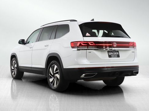Used 2025 Volkswagen Atlas SE AWD/4WD image 4