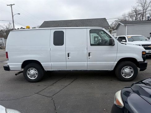 Used 2014 Ford E-250 and Econoline 250 w/ Power Group image 8